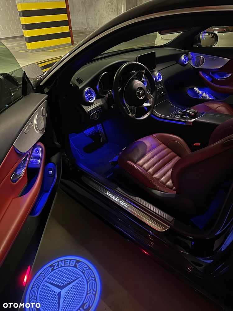 Mercedes-Benz Klasa C 300 9G-TRONIC - 10