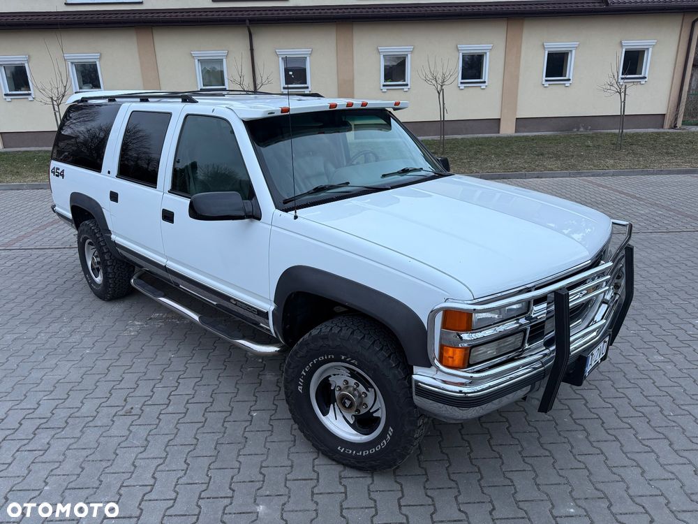 Chevrolet Suburban - 8