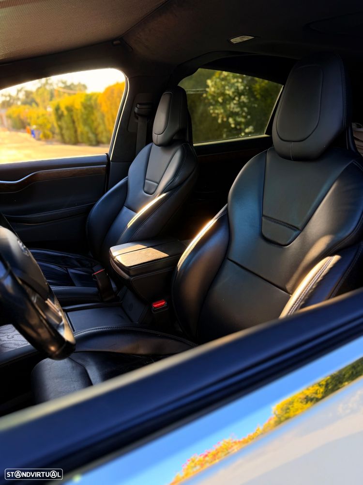 Tesla Model X 2017 photo 4