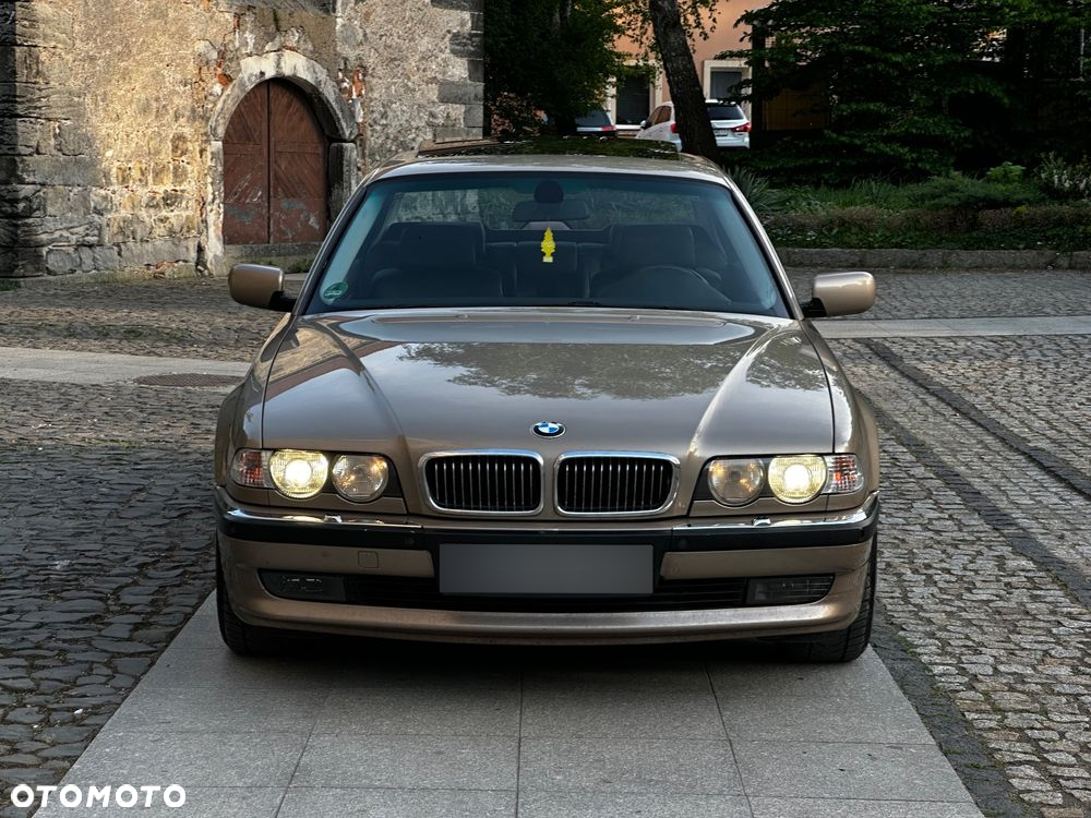 BMW Seria 7 735i - 2