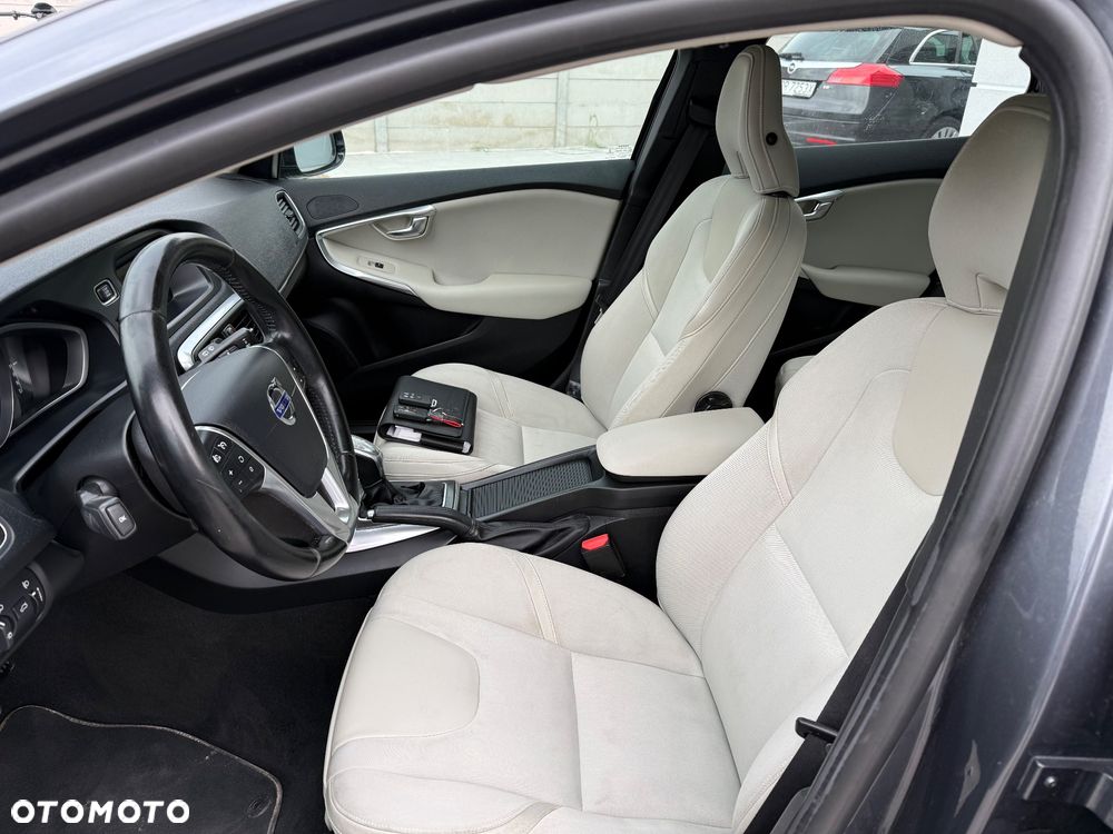 Volvo V40 D3 Momentum - 14