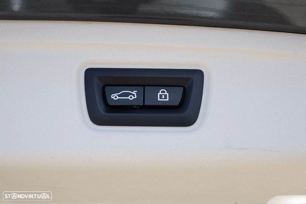 BMW 330 e Aut. Sport Line - 14