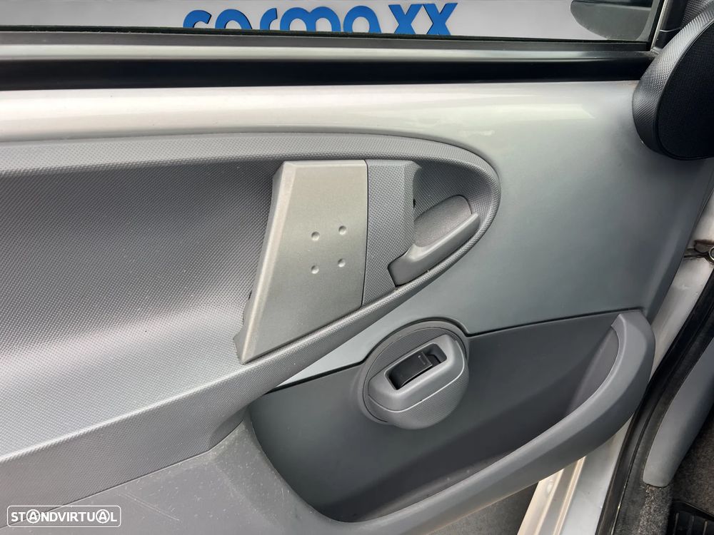 Toyota Aygo 1.0 + AC - 12