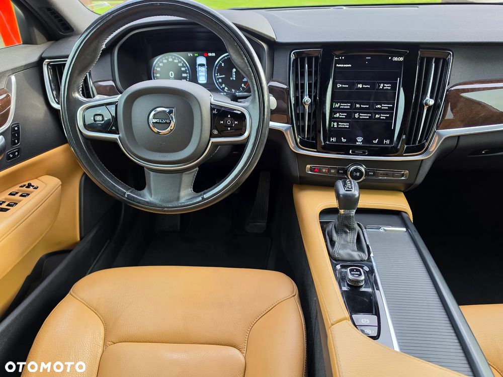 Volvo S90 D4 SCR Momentum Pro - 22