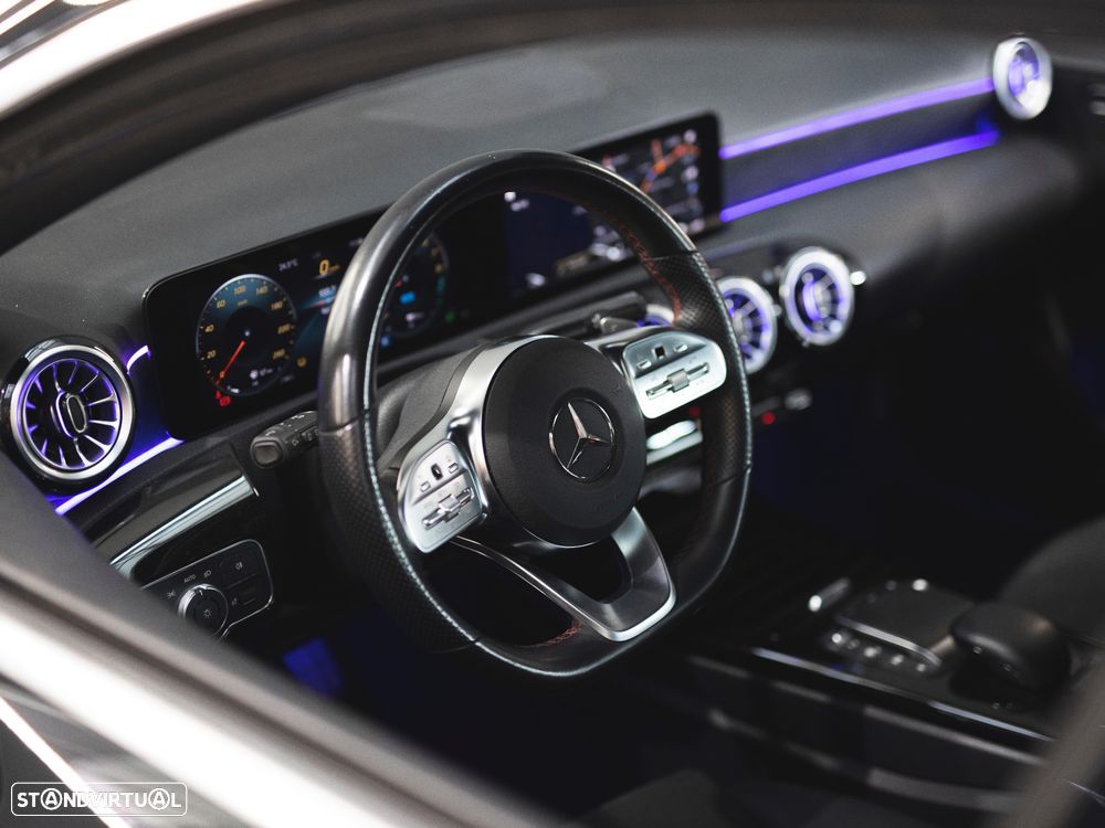 Mercedes-Benz A 250 e 8G-DCT AMG Line - 16