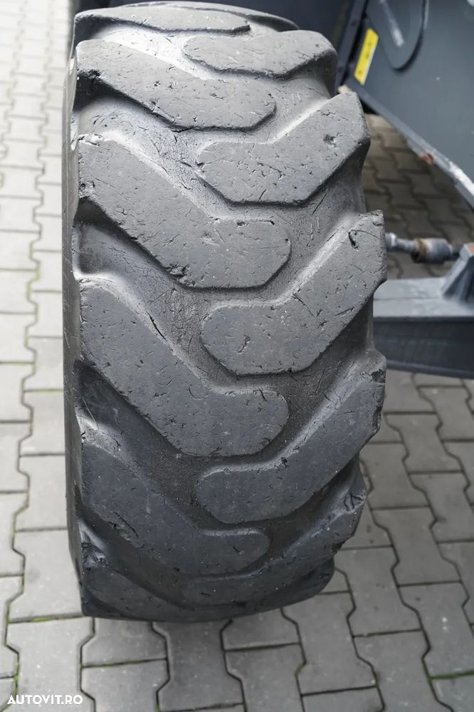 Terex 880 ELITE / BULDOEXCAVATOR / 2.500 ORE / SET CUPĂ - 21