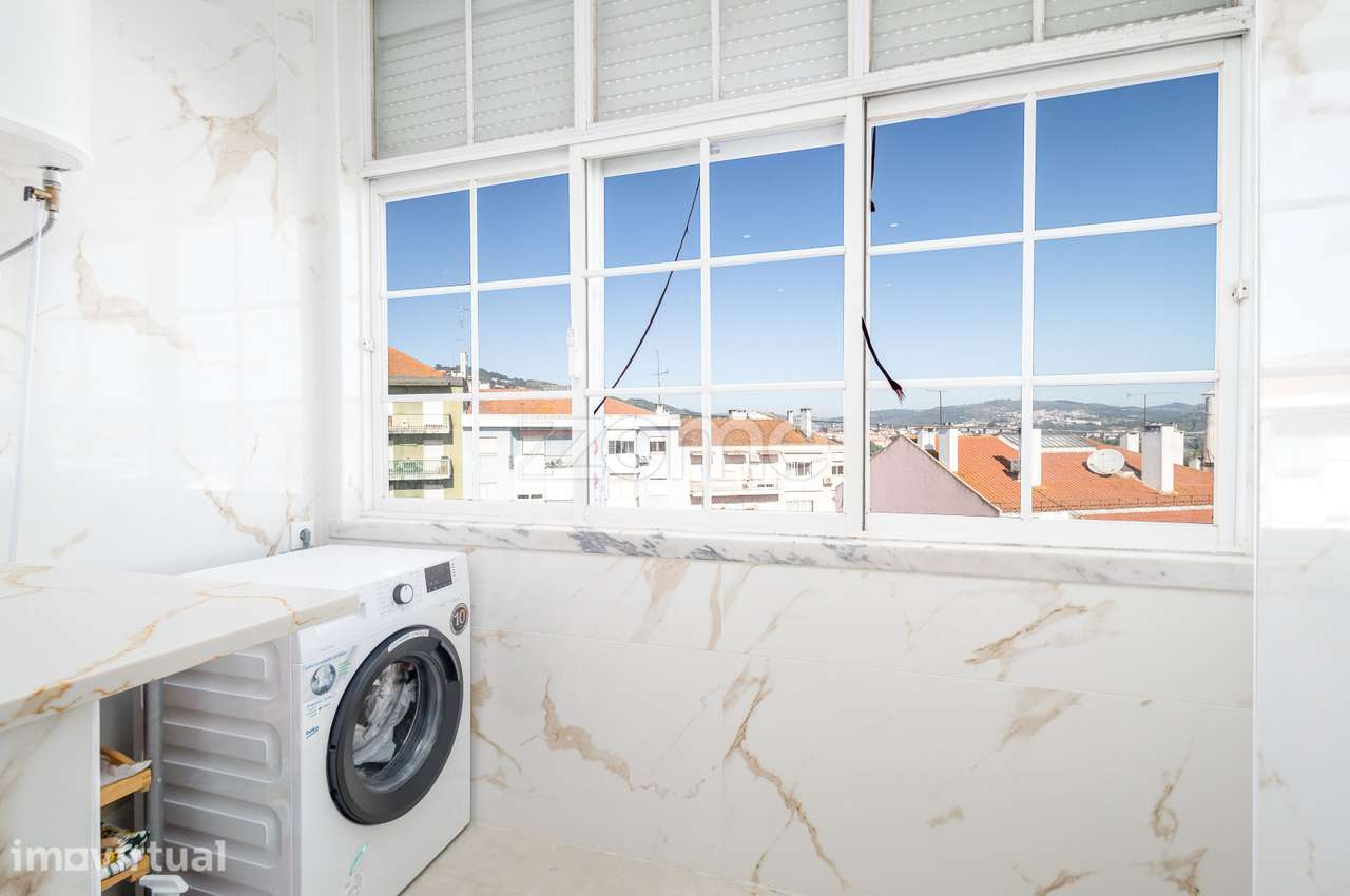 T2 c/ 2 varandas no centro de Loures - Grande imagem: 2/27