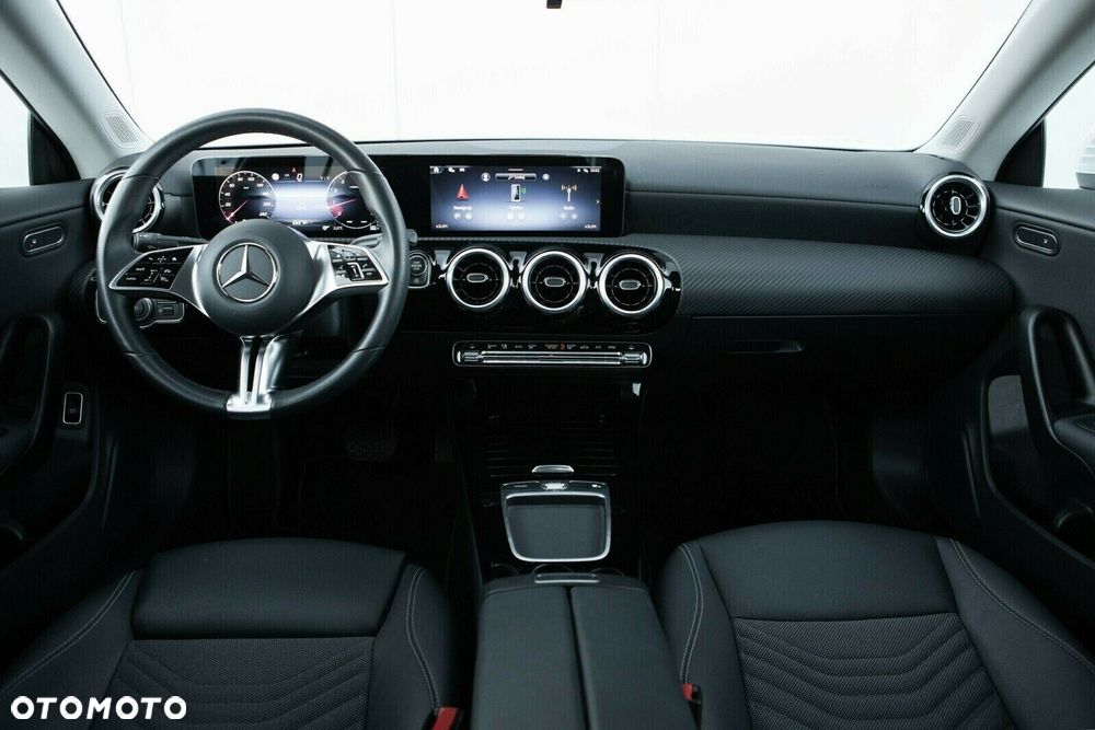 Mercedes-Benz CLA - 24