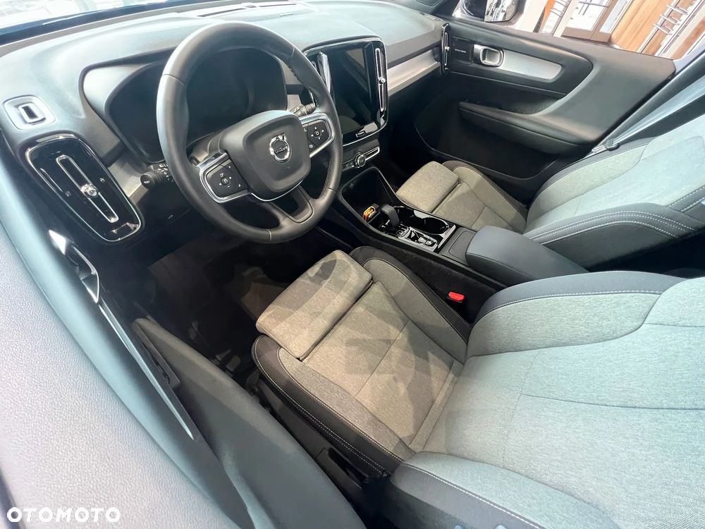 Volvo XC 40 B4 AWD Plus Dark - 17
