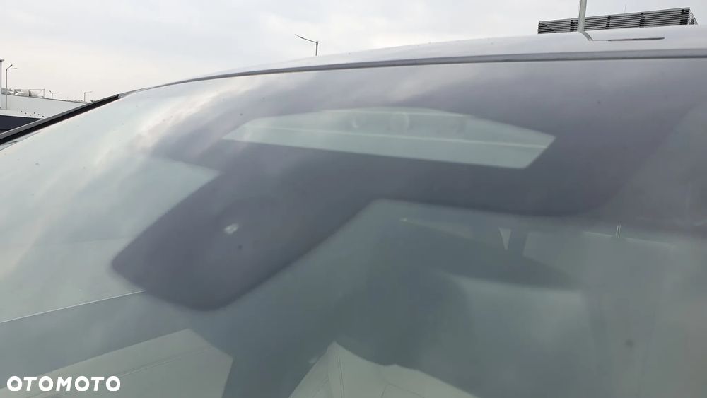 BMW Seria 3 330i xDrive Luxury Line sport - 32