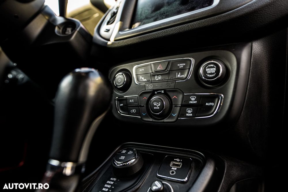 Jeep Compass 2.0 M-Jet 4x4 AT9 Low Trailhawk - 2