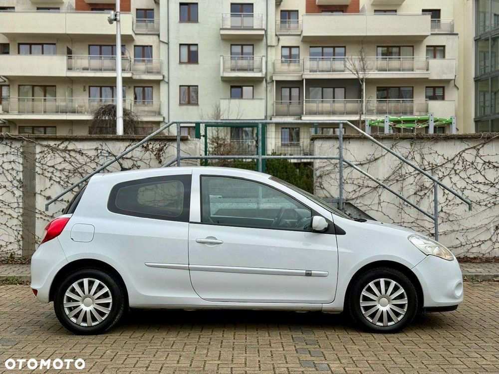 Renault Clio 1.5 dCi Authentique - 10