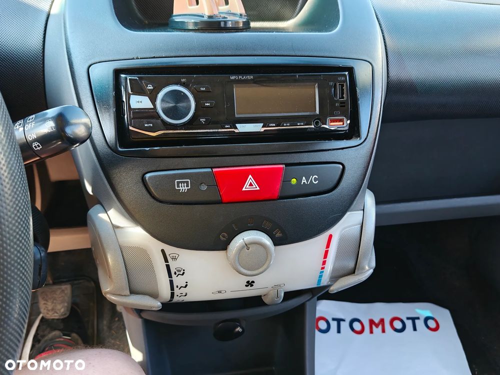 Toyota Aygo 1.0 VVT-i Sol - 23