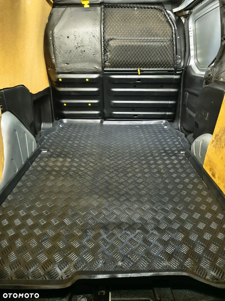 Peugeot Partner II - 11