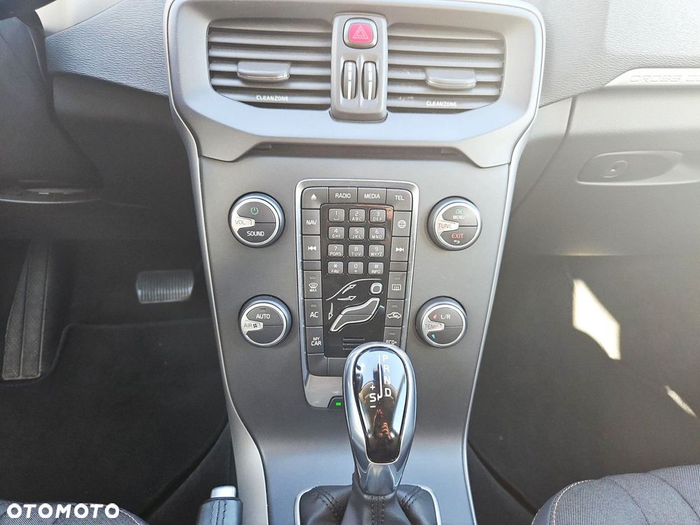 Volvo V40 T3 Drive-E Momentum - 20