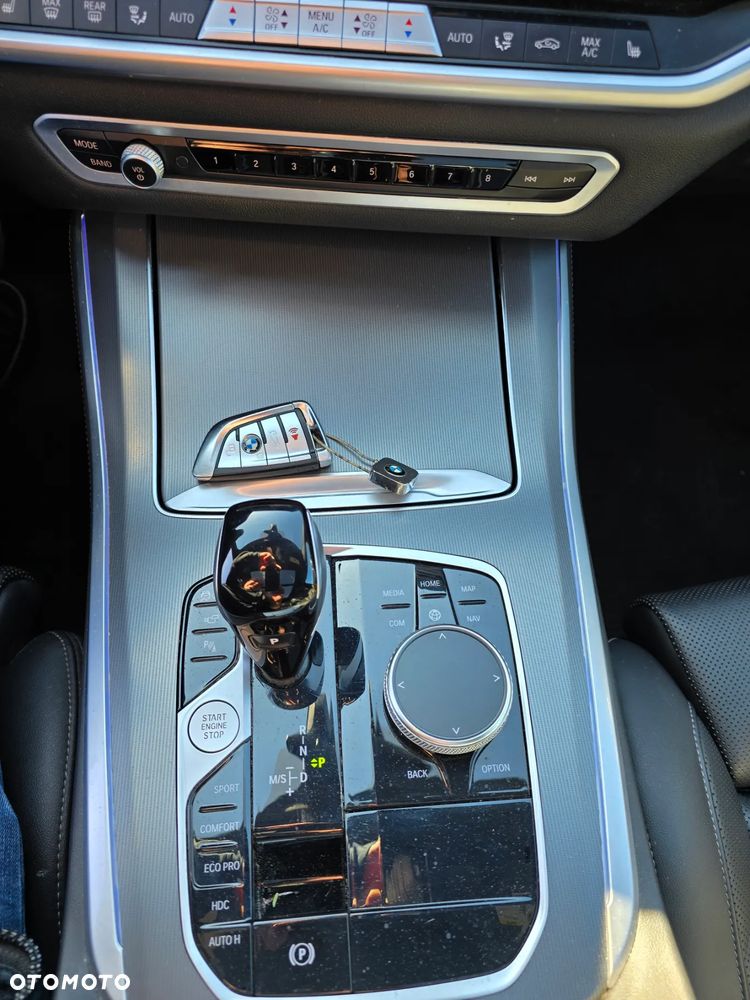 BMW X5 xDrive40i - 26