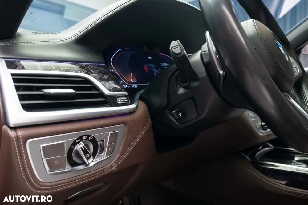 BMW Seria 7 750i xDrive - 17