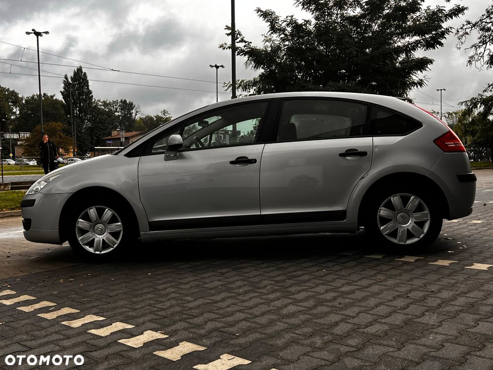 Citroën C4 1.4 16V Magic - 10