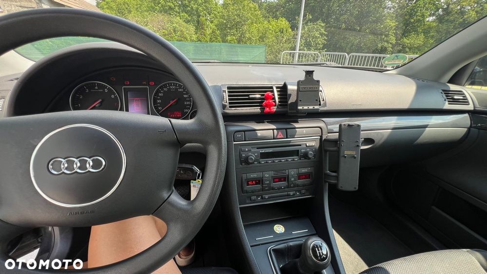 Audi A4 Limousine - 14