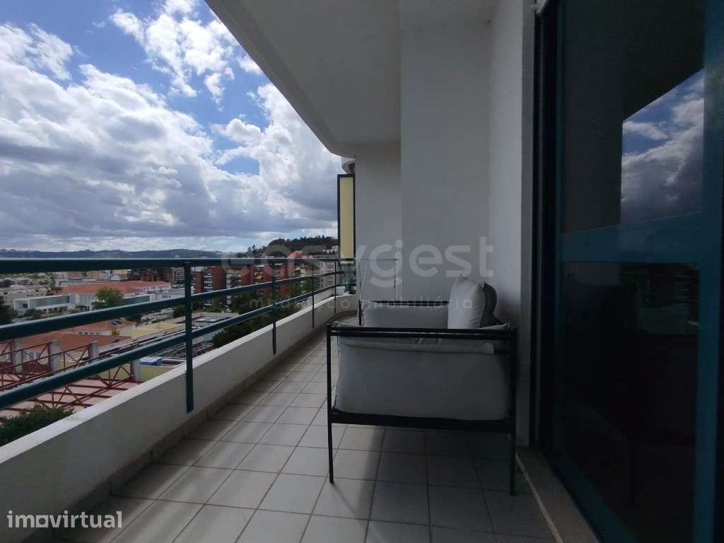 Solum - Apartamento T2 sitaudo na Rua Miguel Torga, em Coimbra - Grande imagem: 2/12