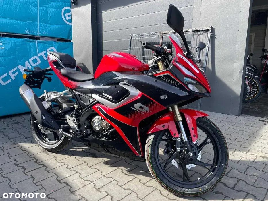 QJMOTOR SRK 125R - 1
