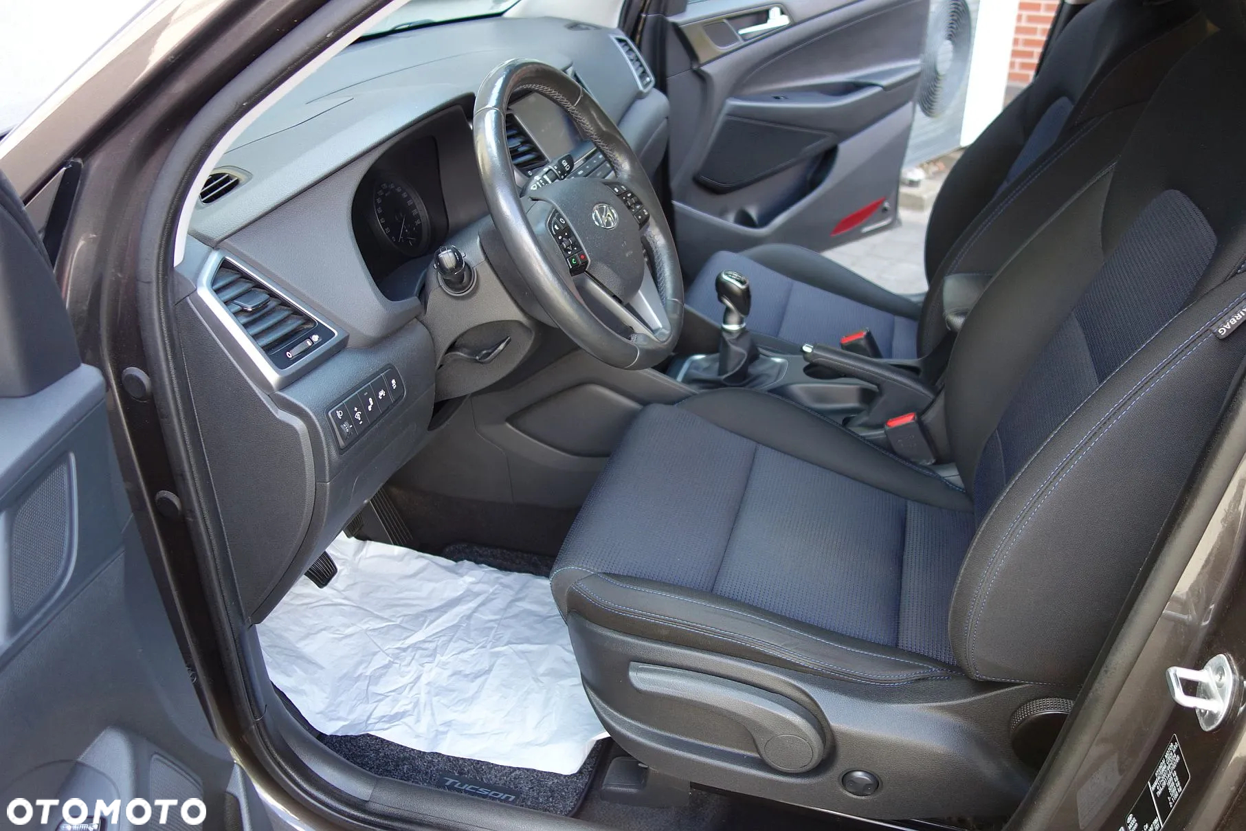 Hyundai Tucson 1.6 GDI BlueDrive Style 2WD - 33