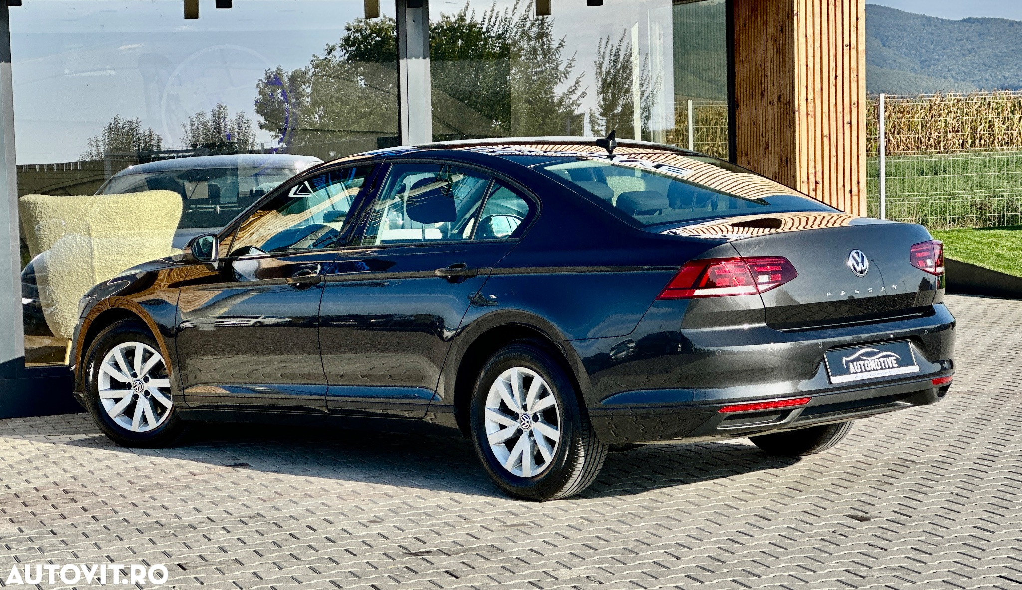 Volkswagen Passat 2.0 TDI Comfortline - 11