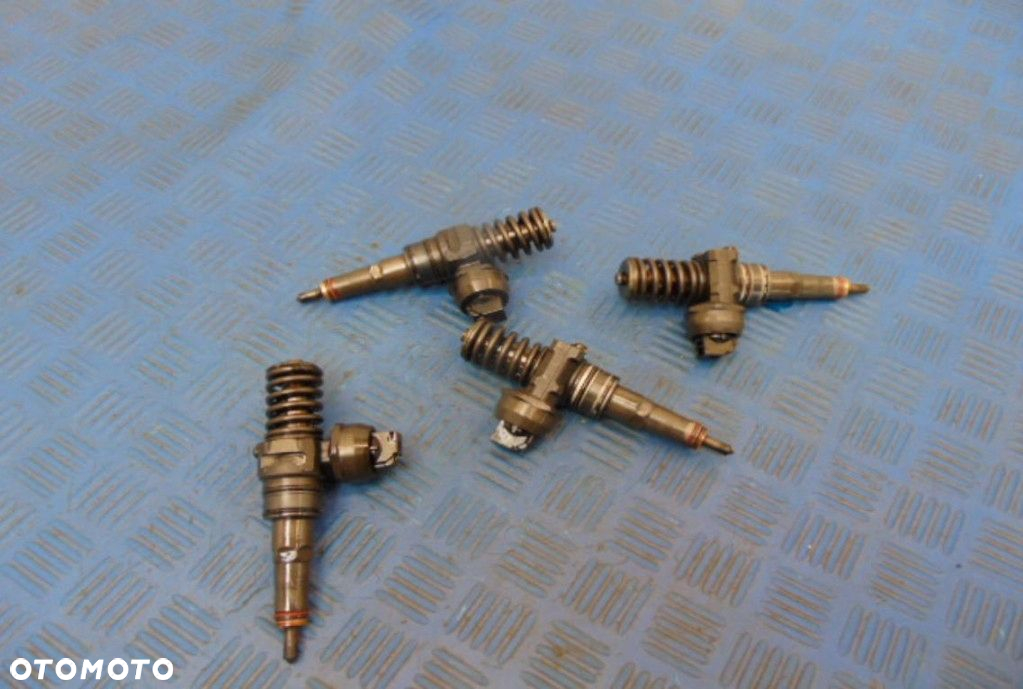 VOLKSWAGEN GOLF IV 1.9TDI WTRYSKIWACZ DIESEL 4SZT KOMPLET 0414720215 - 5
