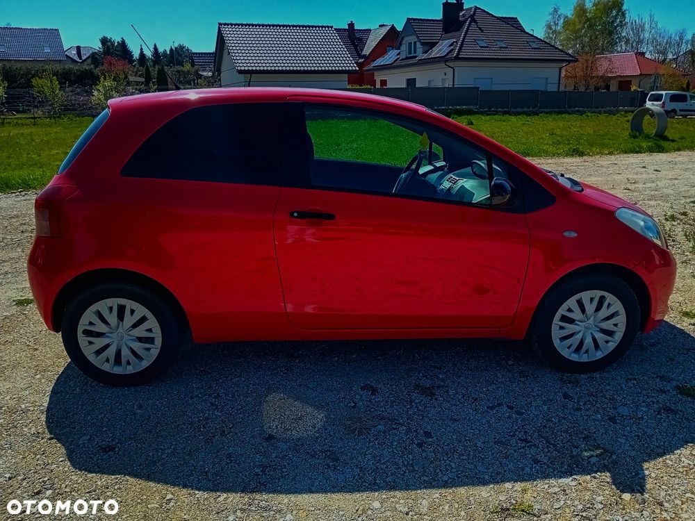 Toyota Yaris 1.3 VVT-i Sol - 4