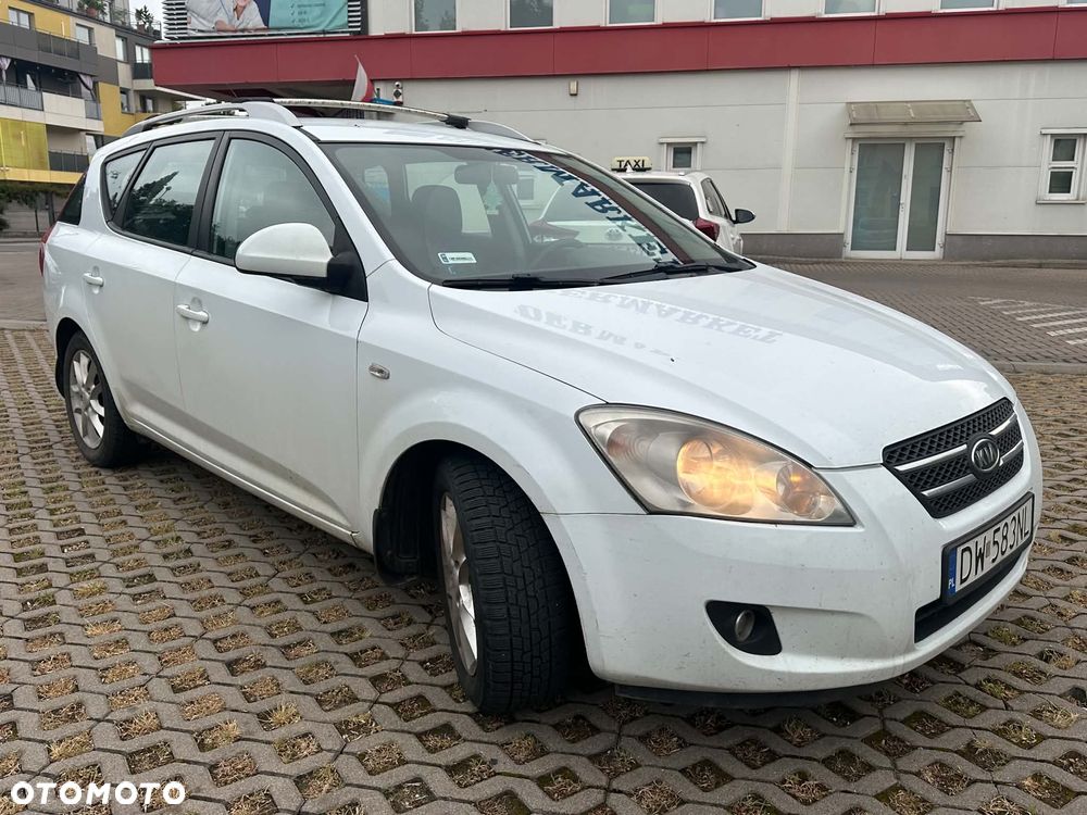 Kia Ceed - 4