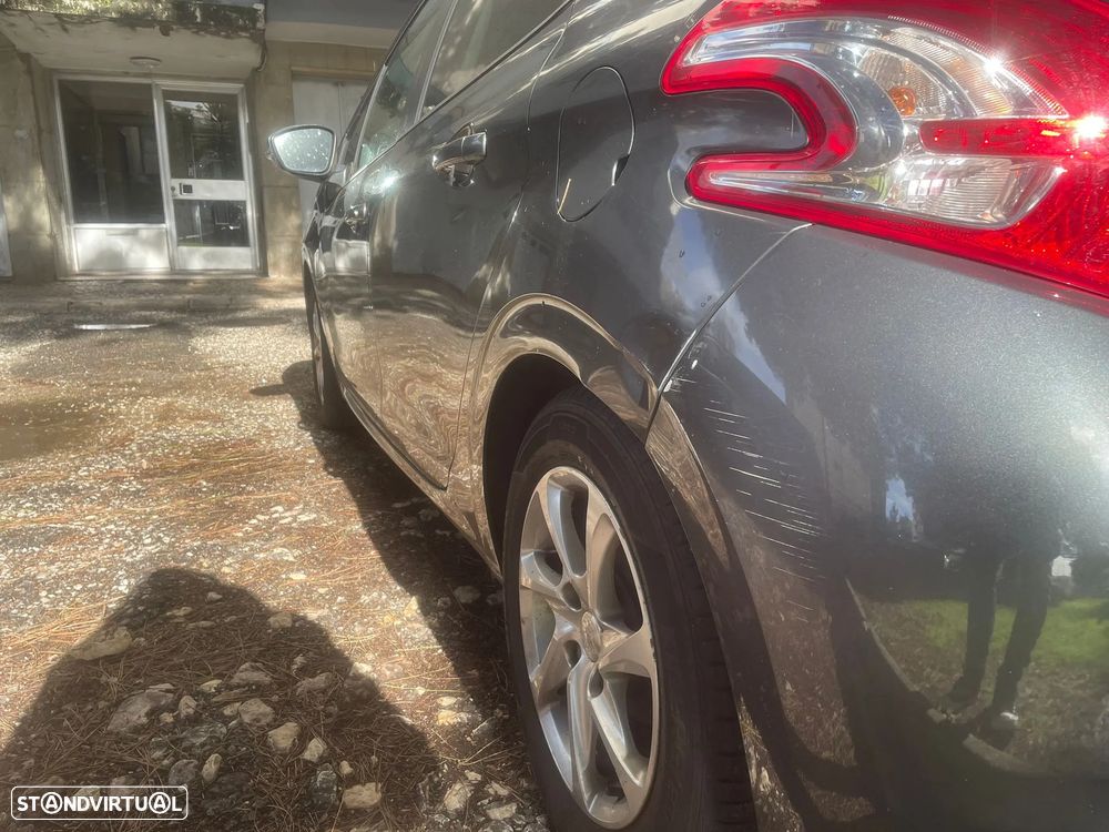 Peugeot 208 1.2 VTi Access - 4