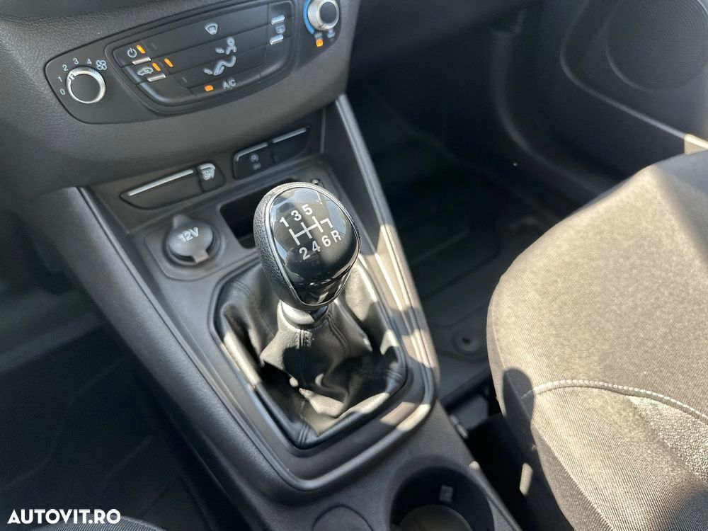 Ford Transit Courier - 18