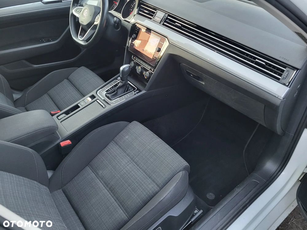 Volkswagen Passat 2.0 TDI SCR DSG Business - 21