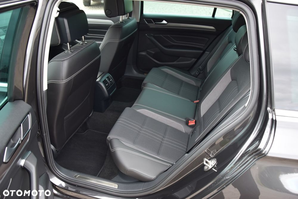 Volkswagen Passat Alltrack 2.0 TDI SCR DSG 4Motion - 16