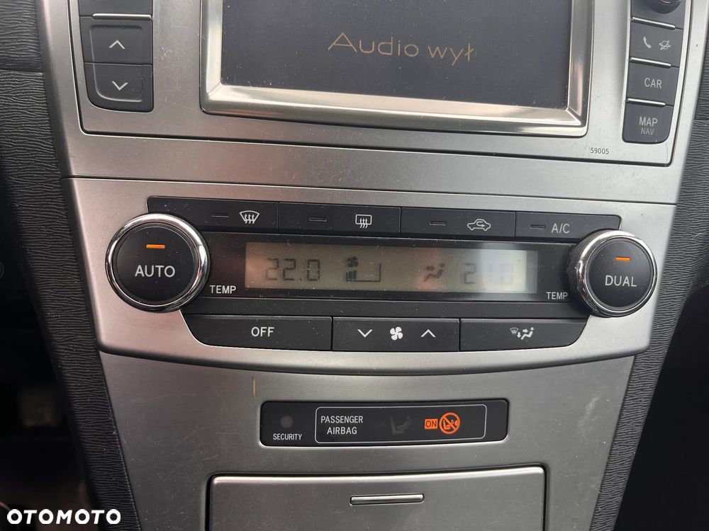 Toyota Avensis 1.6 Premium - 30