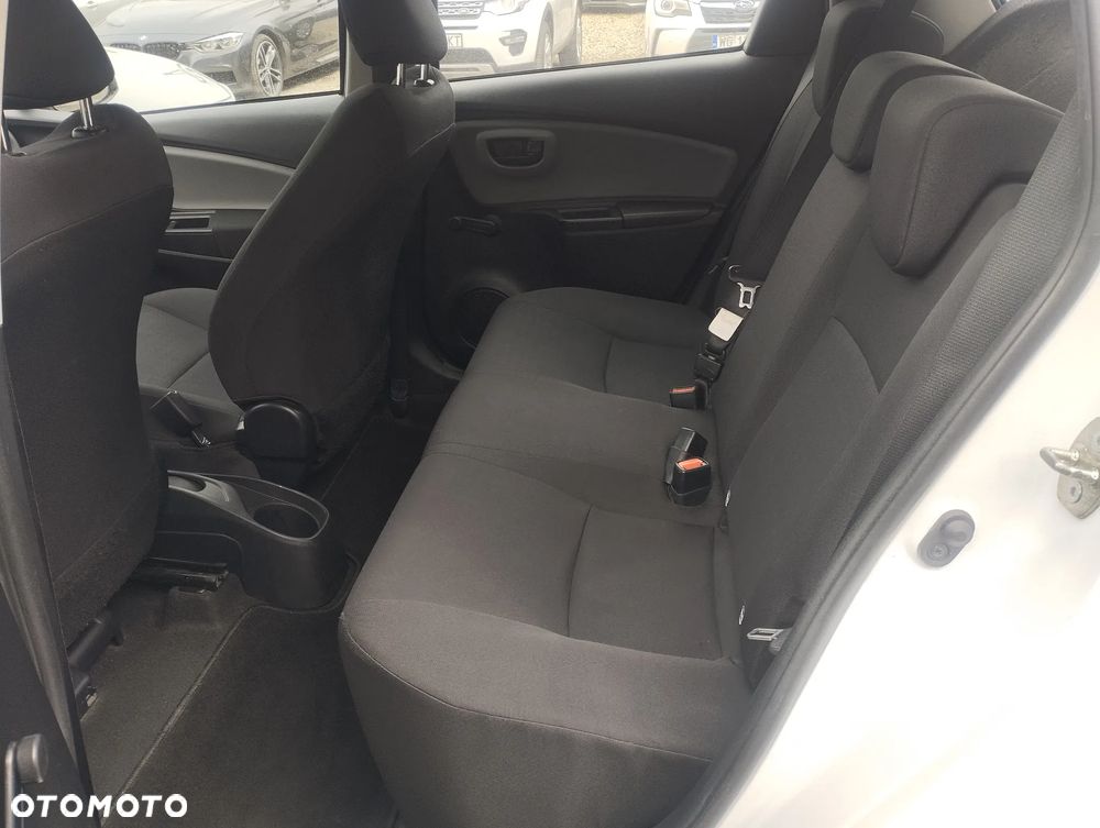 Toyota Yaris 1.0 Active EU6 - 18