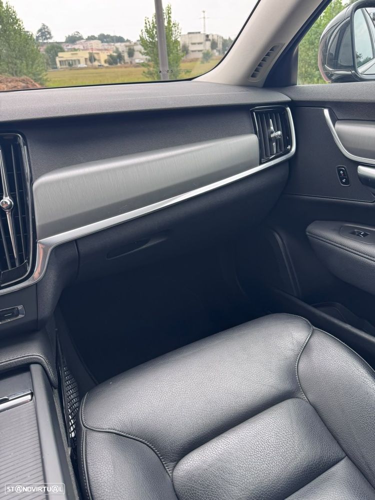 Volvo V90 2.0 D4 Momentum Geartronic - 19