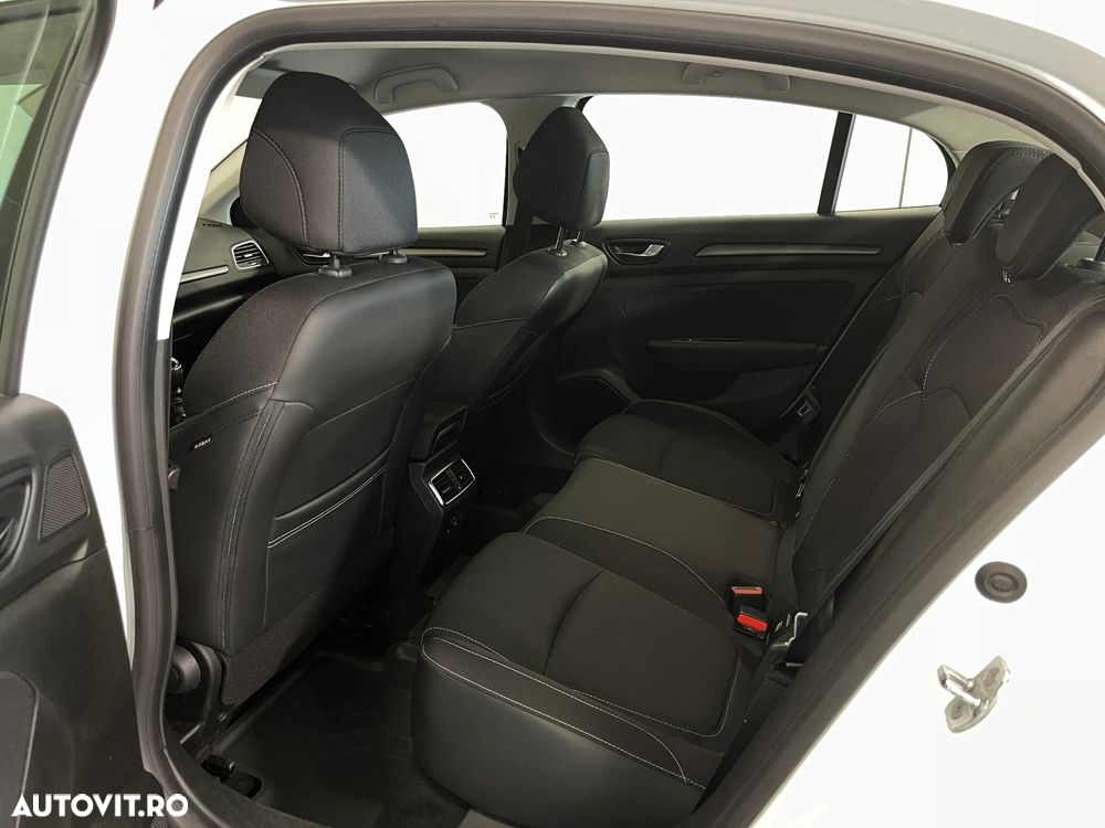 Renault Megane TCe Zen - 10