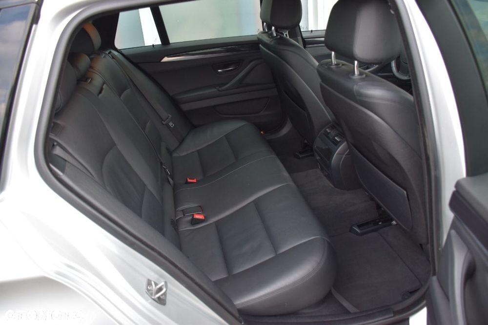 BMW Seria 5 520d xDrive Luxury Line - 7