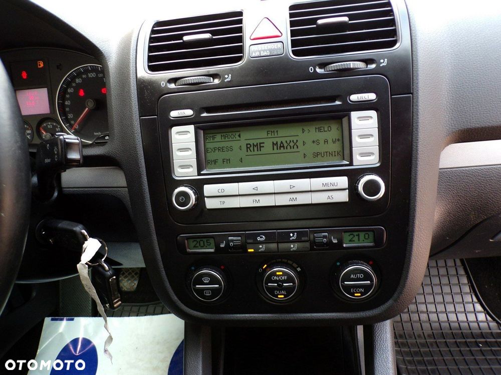 Volkswagen Golf - 21