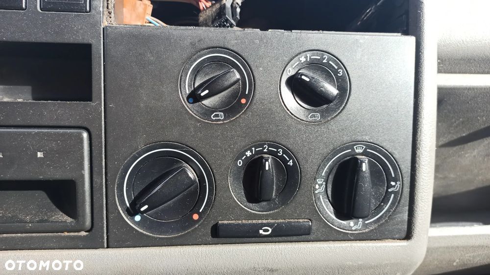 VOLKSWAGEN TRANSPORTER T4 DOKA - 9