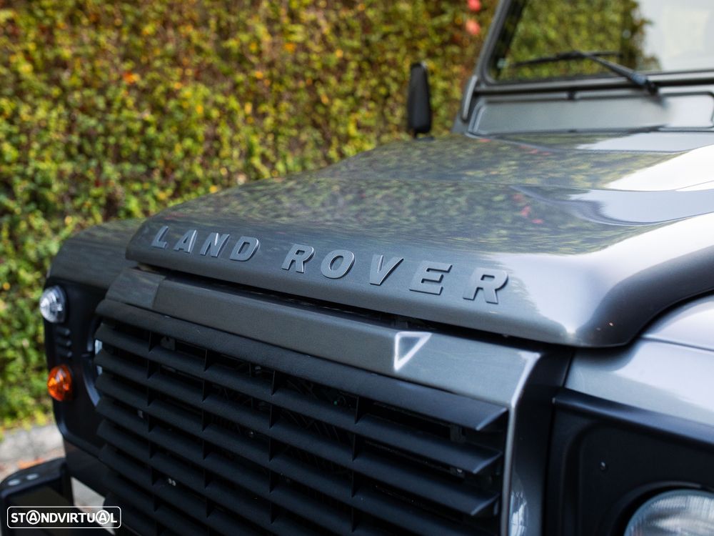 Land Rover Defender 110 SW 2.4 CRD S - 8