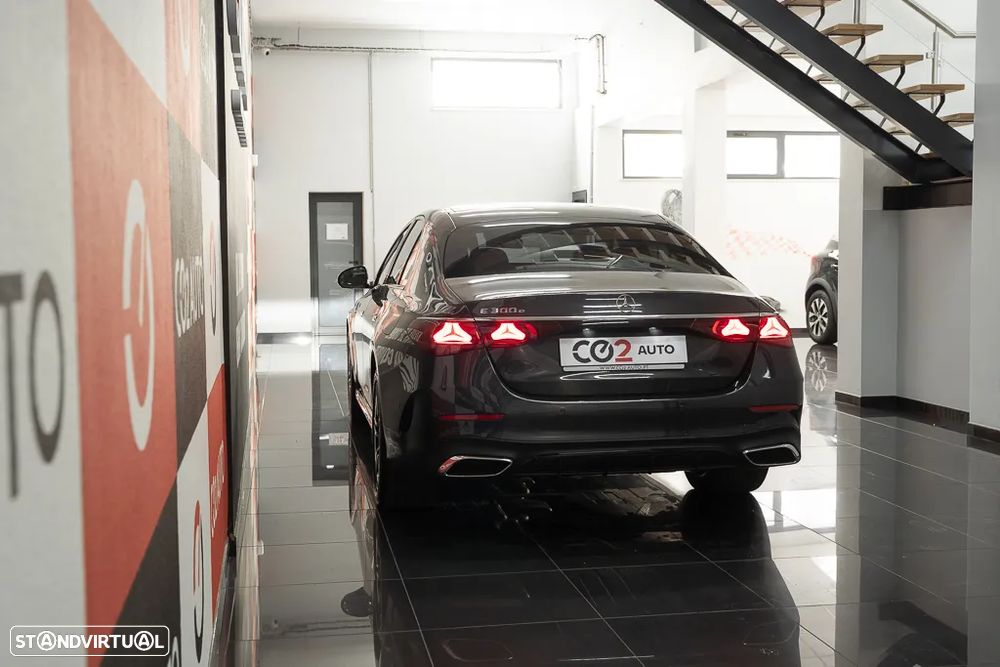 Mercedes-Benz E 300 e AMG Line - 8