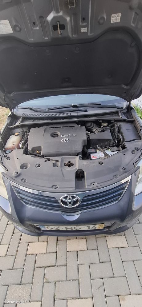 Toyota Avensis SW 2.0 D-4D Exclusive - 10