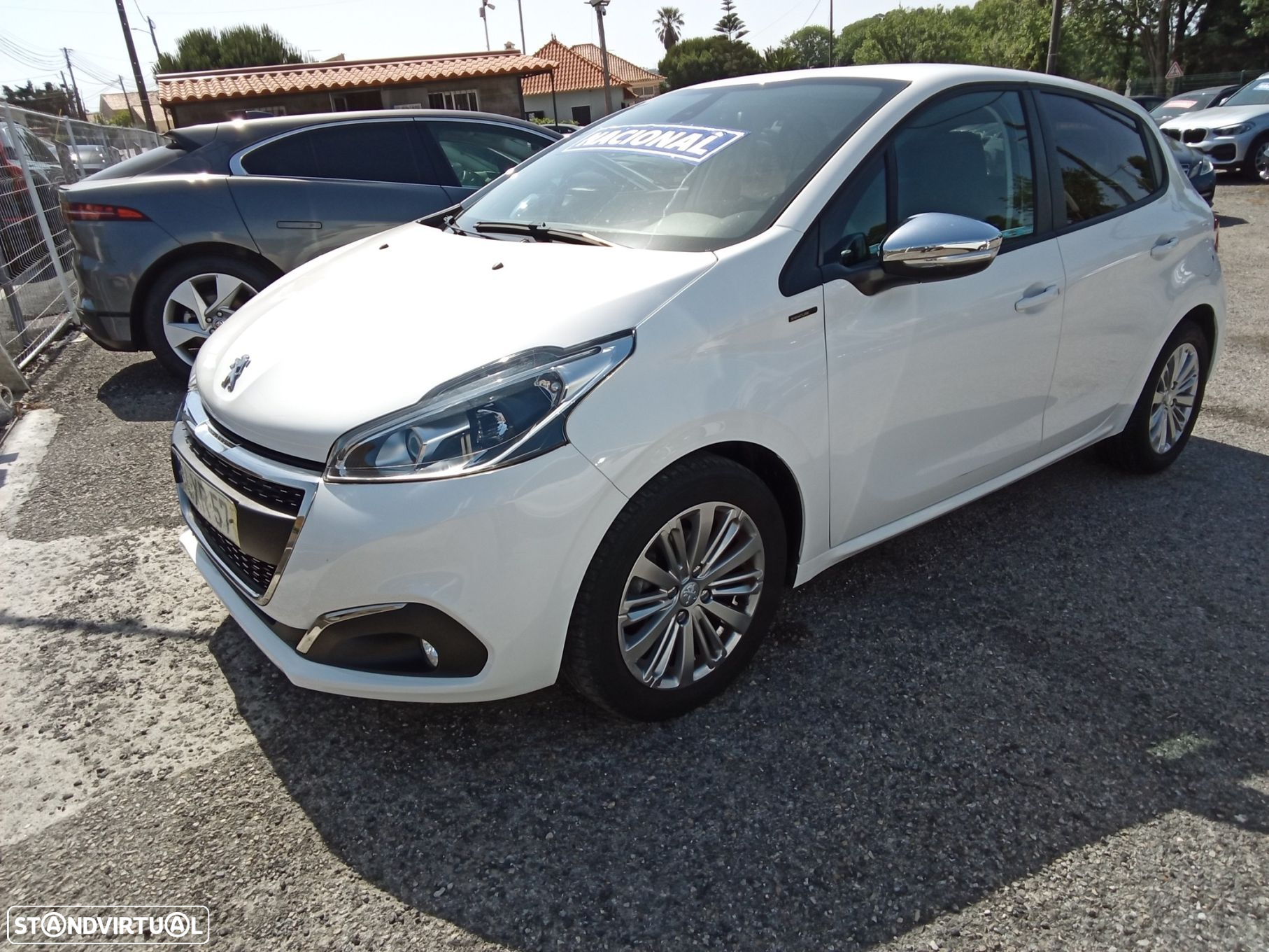 Peugeot 208 1.2 PureTech Signature - 4