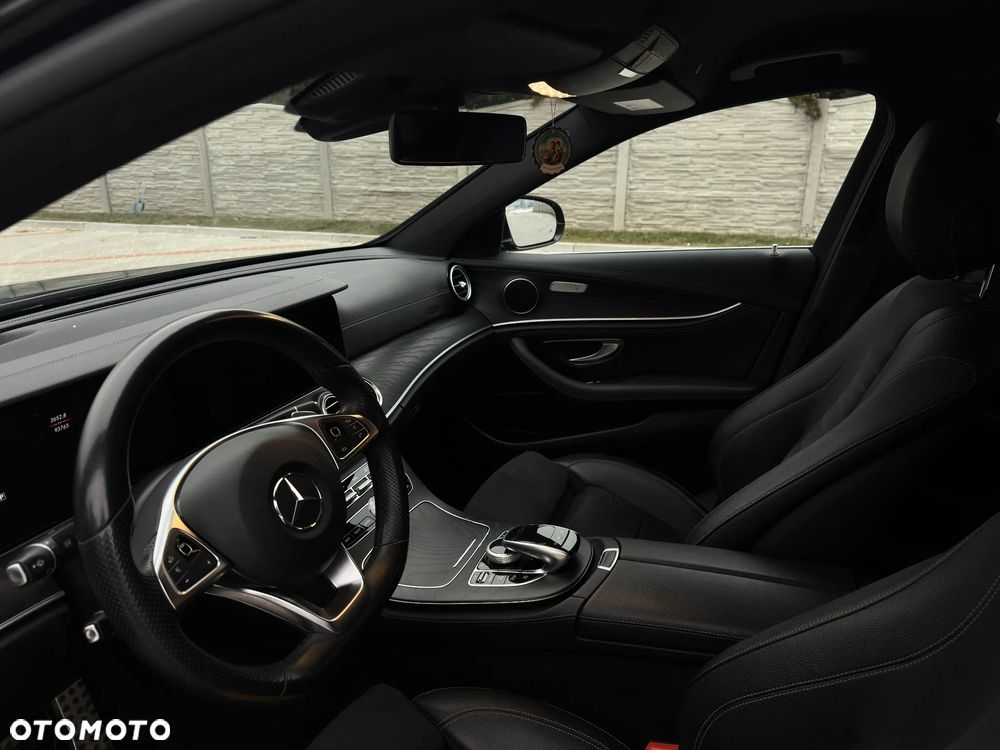 Mercedes-Benz Klasa E 220 d 4-Matic 9G-TRONIC - 9