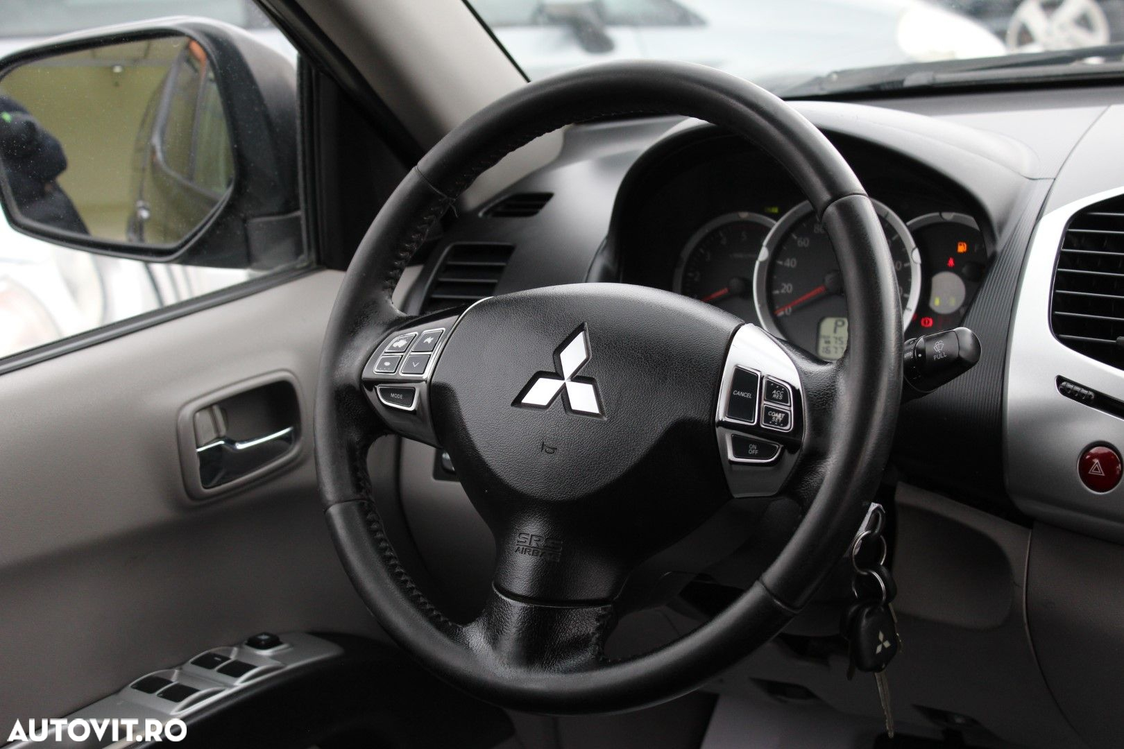 Mitsubishi L200 - 15