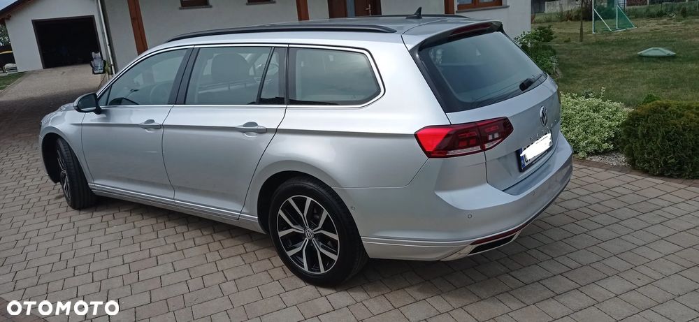 Volkswagen Passat 2.0 TDI SCR DSG Business - 4