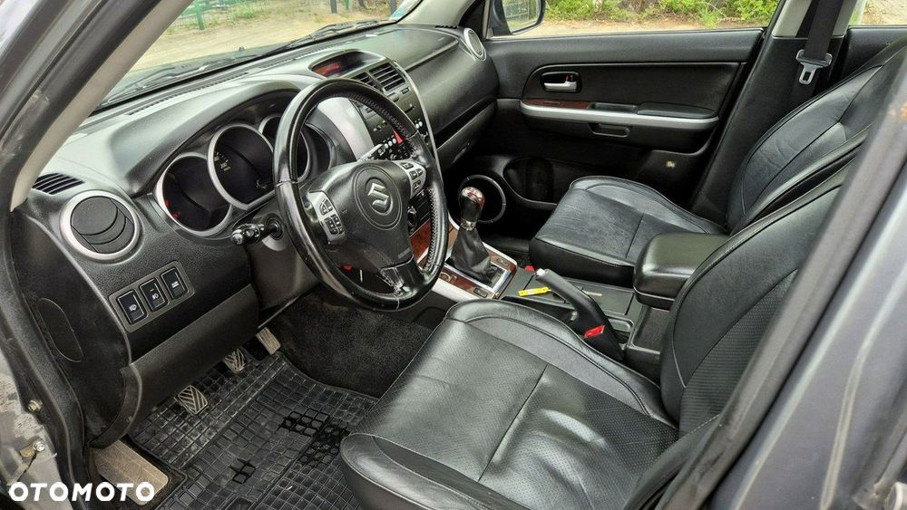 Suzuki Grand Vitara 1.9 DDiS Premium EU5 - 8