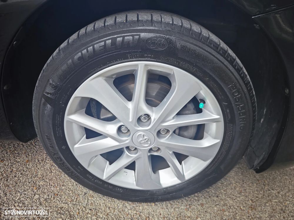 Toyota Auris 1.33 VVT-i Comfort+J16 - 24